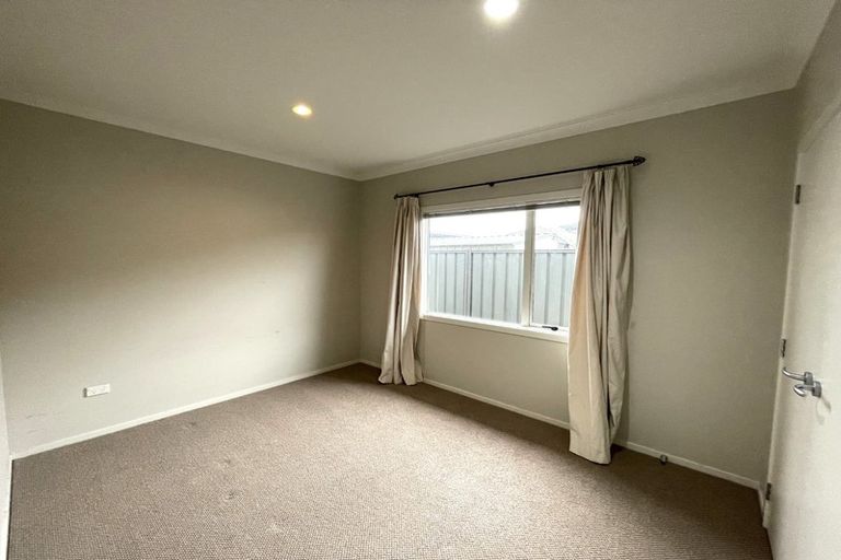 Photo of property in 6 Mana Place, Poraiti, Napier, 4112