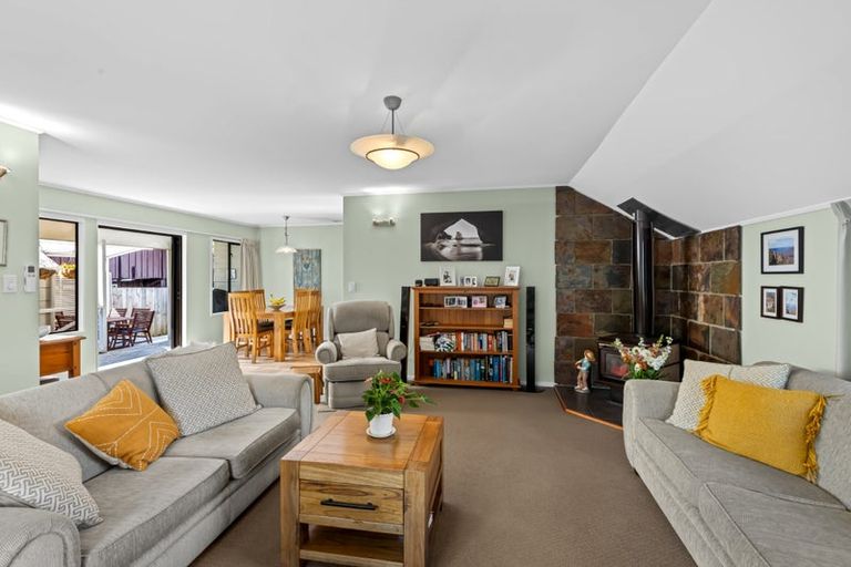 Photo of property in 20 Miraka Place, Birkenhead, Auckland, 0626