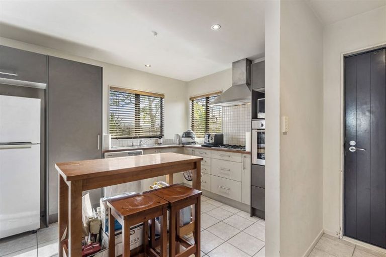 Photo of property in 4/48 Schnapper Rock Road, Schnapper Rock, Auckland, 0632