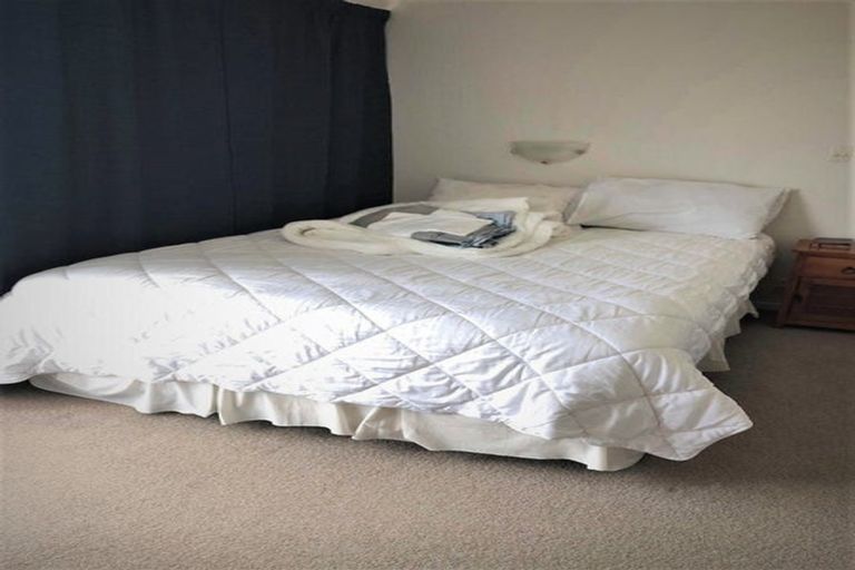 Photo of property in 1/9 Belmere Rise, Farm Cove, Auckland, 2012