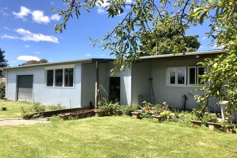 Photo of property in 27 Charlotte Street, Takapau, 4203