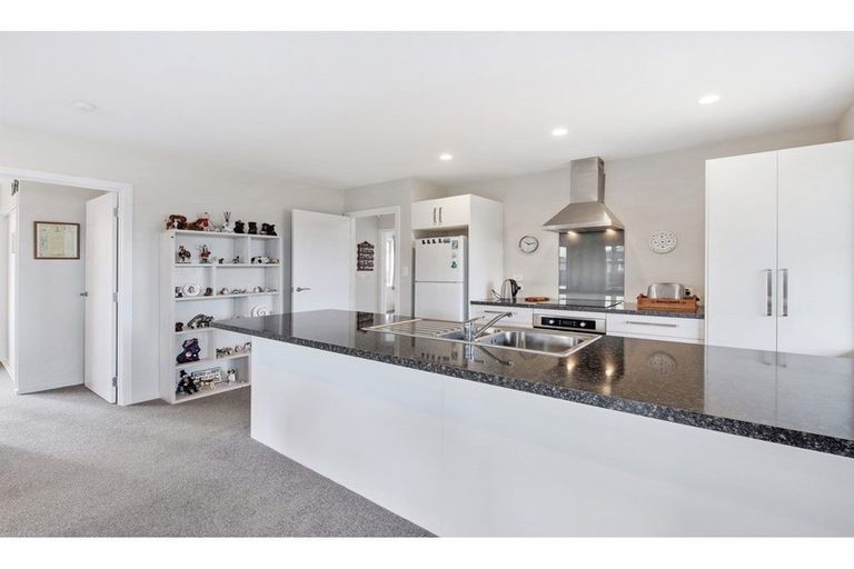 Photo of property in 17 Portchester Street, Aranui, Christchurch, 8061