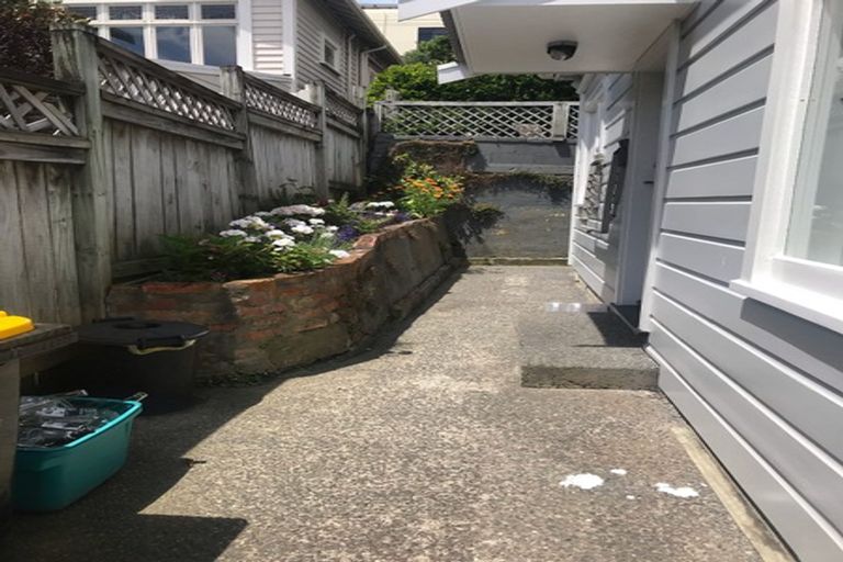 Photo of property in 19 Caroline Street, Mount Victoria, Wellington, 6011