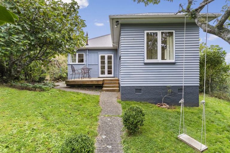 Photo of property in 105 Sunshine Avenue, Karori, Wellington, 6012
