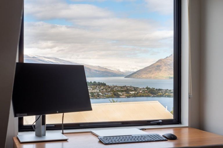 Photo of property in 1 Highview Terrace, Queenstown, 9300
