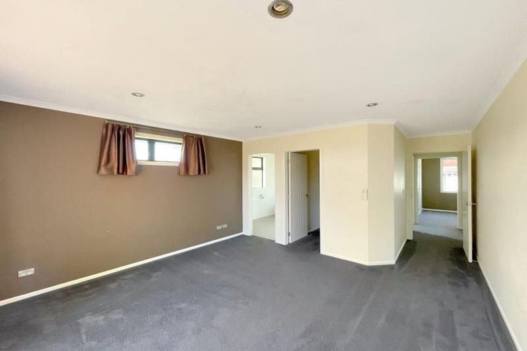 Photo of property in 35 Christobel Circle, Huntington, Hamilton, 3210