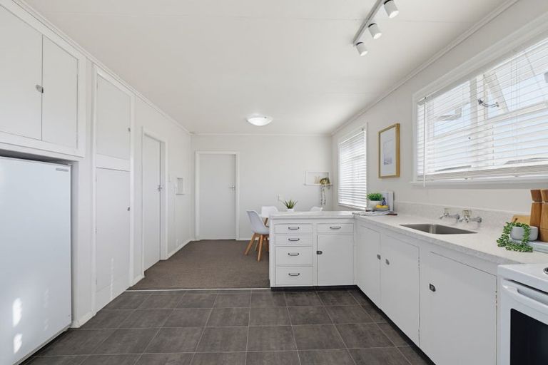 Photo of property in 37 Hadfield Crescent, College Estate, Whanganui, 4500