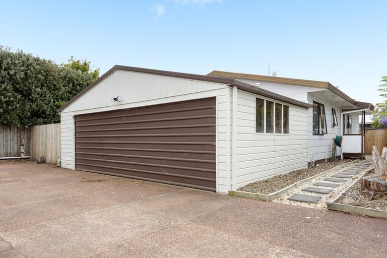 Photo of property in 15b Doncaster Drive, Papamoa Beach, Papamoa, 3118