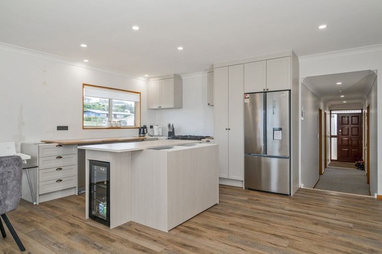 Photo of property in 101 Centennial Drive, Whitianga, 3510