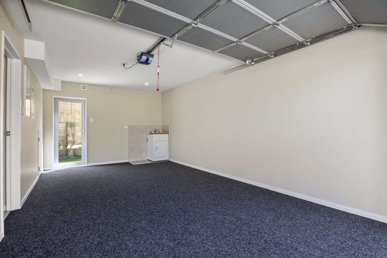Photo of property in 47a Gossamer Drive, Pakuranga Heights, Auckland, 2010