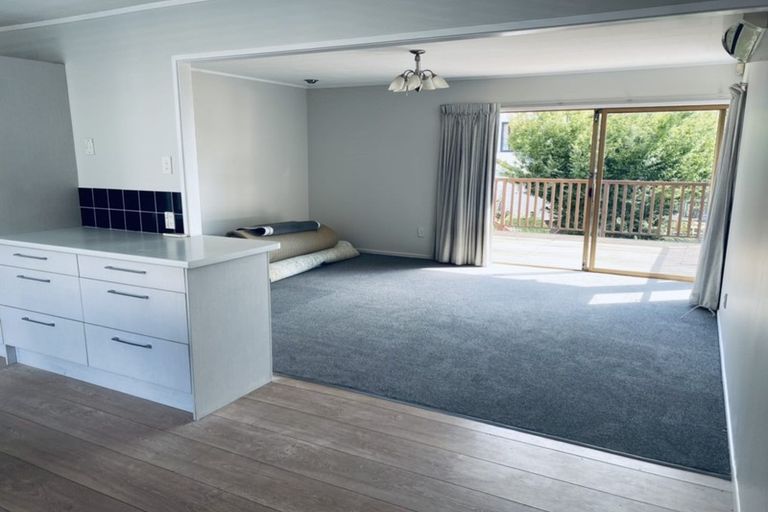 Photo of property in 23 Gibbs Crescent, Red Hill, Papakura, 2110