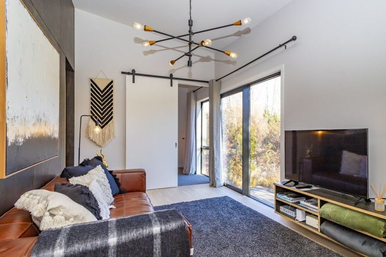 Photo of property in 61 Mcdonnell Road, Arrowtown, 9302