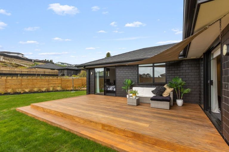 Photo of property in 5 Ruru Lane, Hurworth, New Plymouth, 4310