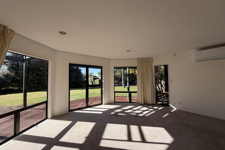 Photo of property in 7 Aotearoa Terrace, Murrays Bay, Auckland, 0630