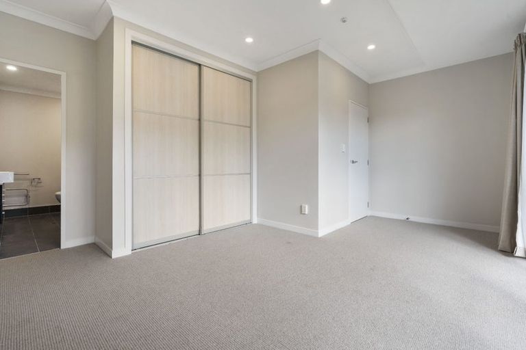 Photo of property in 2/132 Stancombe Road, Flat Bush, Auckland, 2016