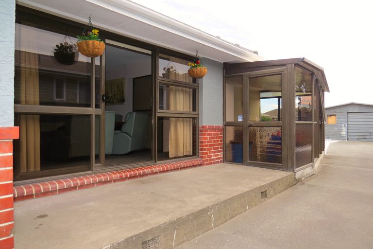 Photo of property in 10 Montague Street, Islington, Christchurch, 8042