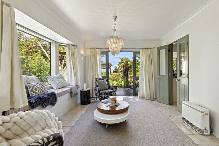 Photo of property in 26 Merewhira Road, Paremoremo, Albany, 0793