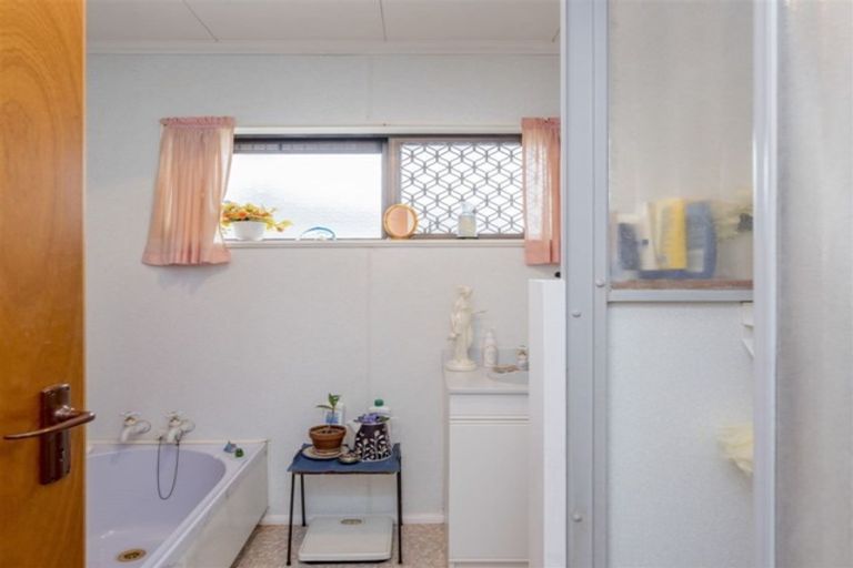 Photo of property in 15 Cook Street, Foxton, 4814