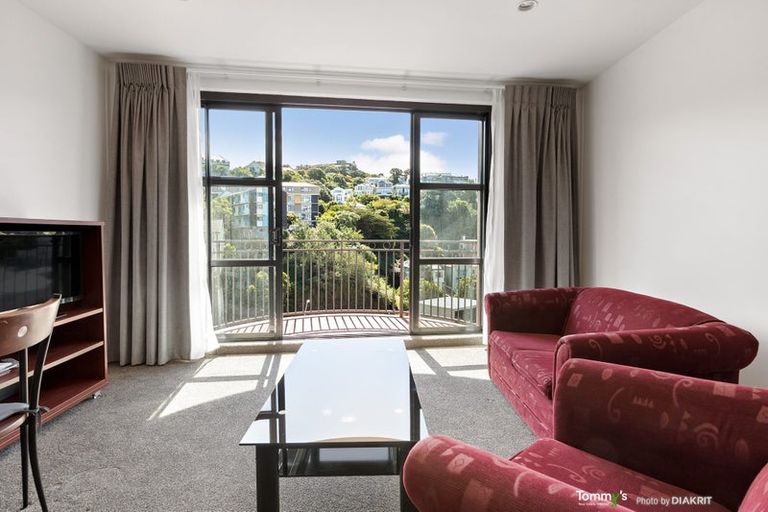 Photo of property in Atrium Towers, 8g/154 The Terrace, Wellington Central, Wellington, 6011
