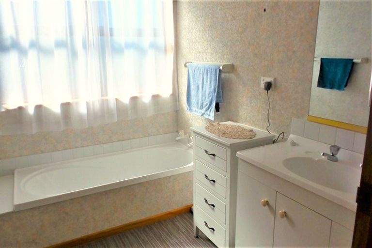 Photo of property in 29 Saint Leonards Road, Temuka, 7920