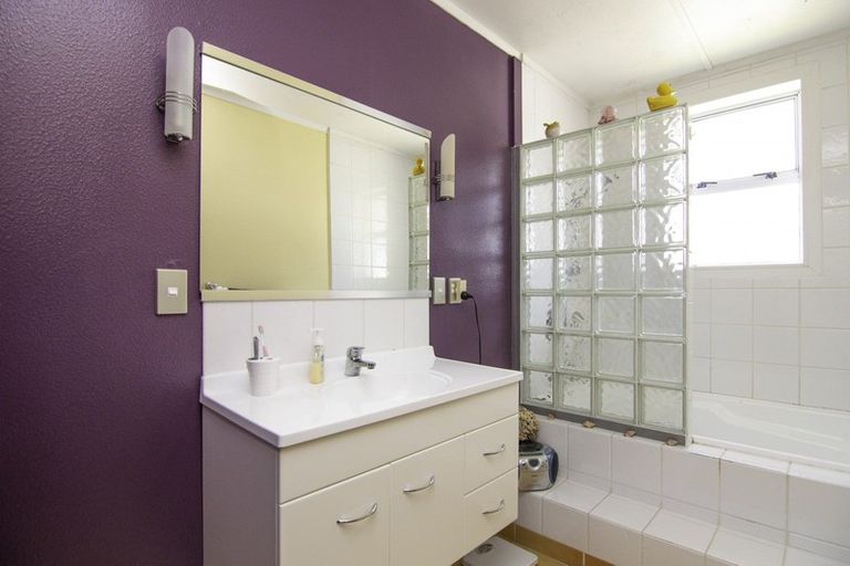 Photo of property in 39 Snowdon Avenue, Terrace End, Palmerston North, 4410