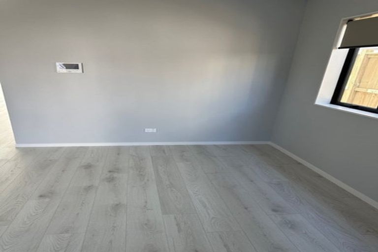 Photo of property in 33 Pilot Drive, Hobsonville, Auckland, 0616