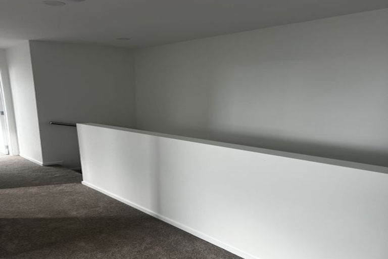 Photo of property in 7/233 Great North Road, Henderson, Auckland, 0612