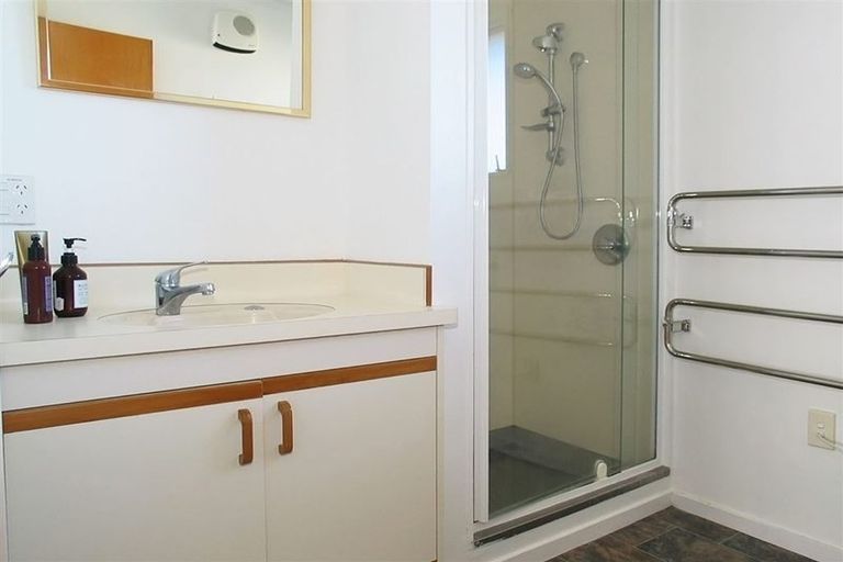 Photo of property in 4 Swinford Crescent, Johnsonville, Wellington, 6037