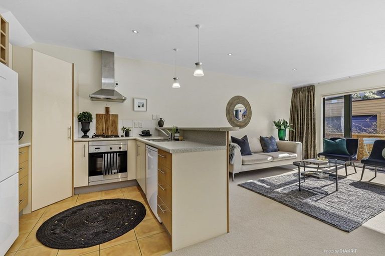 Photo of property in 7 Futuna Close, Karori, Wellington, 6012