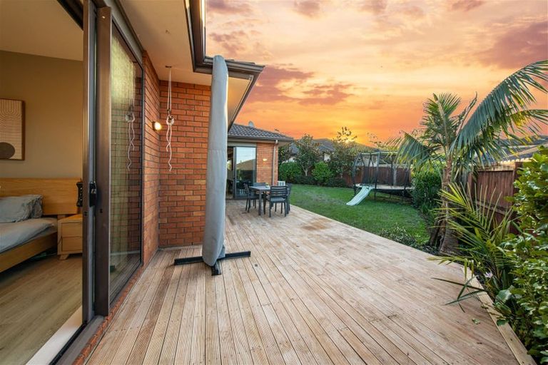 Photo of property in 3 Stow Place, Henderson, Auckland, 0612