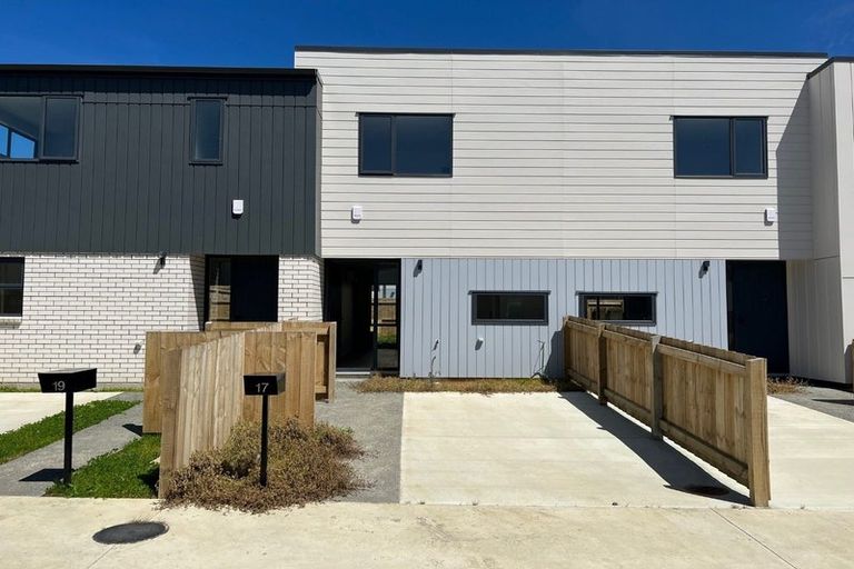 Photo of property in 17 Clay Works Lane, New Lynn, Auckland, 0600