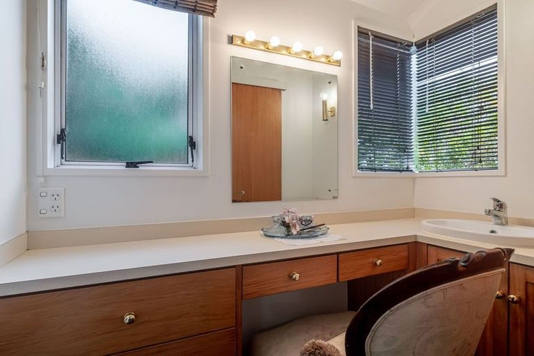 Photo of property in 23 Chilton Grove, Hokowhitu, Palmerston North, 4410