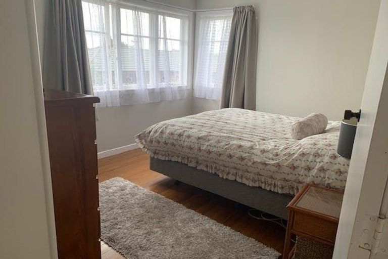 Photo of property in 7 Tatau Way, Te Atatu Peninsula, Auckland, 0610