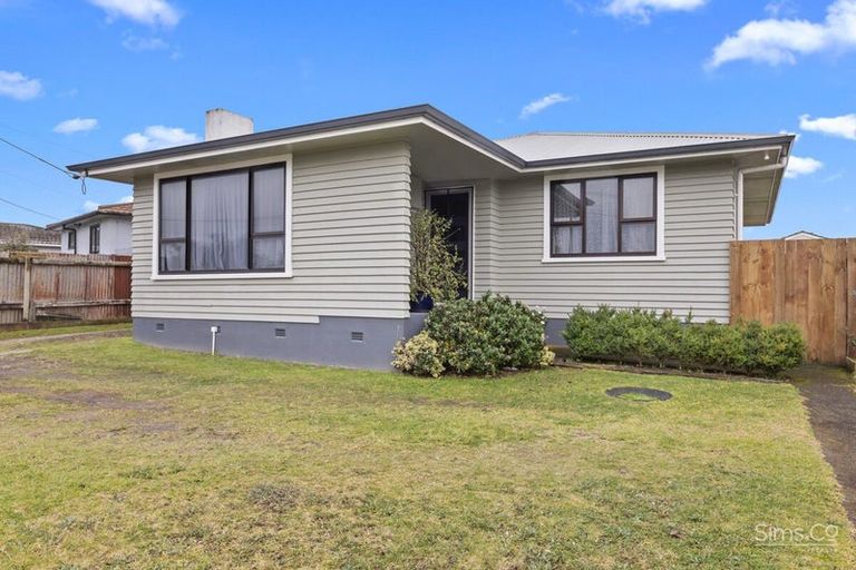 Photo of property in 8 Omori Place, Castlecliff, Whanganui, 4501