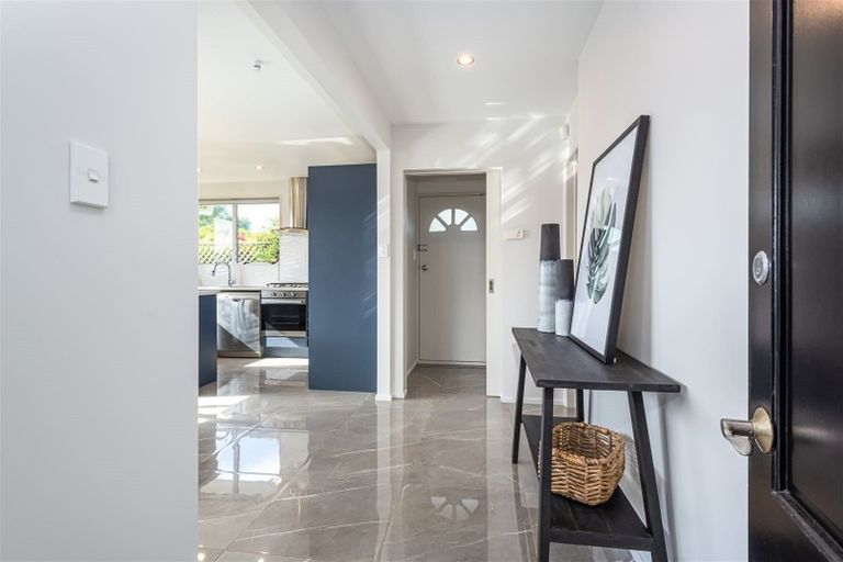 Photo of property in 15 Royal Park Drive, Parklands, Christchurch, 8083