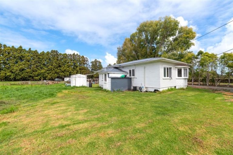 Photo of property in 152 Boord Crescent, Kumeu, 0891