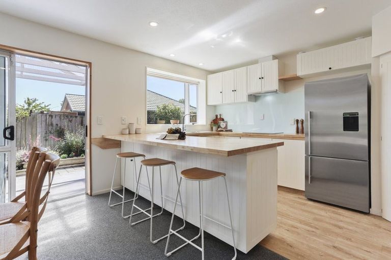 Photo of property in 2/23a Meadow Street, Papanui, Christchurch, 8052