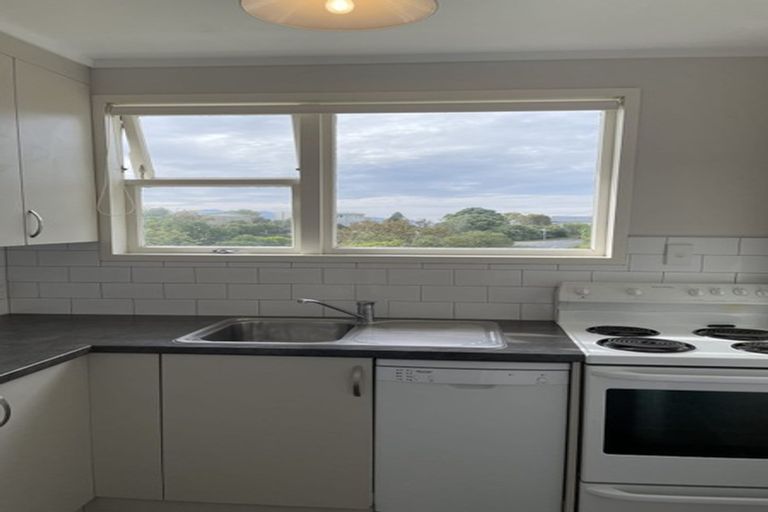 Photo of property in 2/12 Norna Crescent, Kelburn, Wellington, 6012