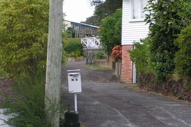 Photo of property in 1/10 Arrow Road, Forrest Hill, Auckland, 0620