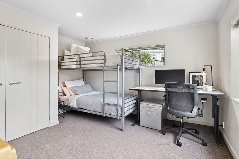 Photo of property in 55 Glanmire Road, Newlands, Wellington, 6037