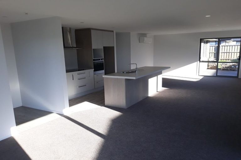 Photo of property in 26 Broadway Parade, Rolleston, 7615