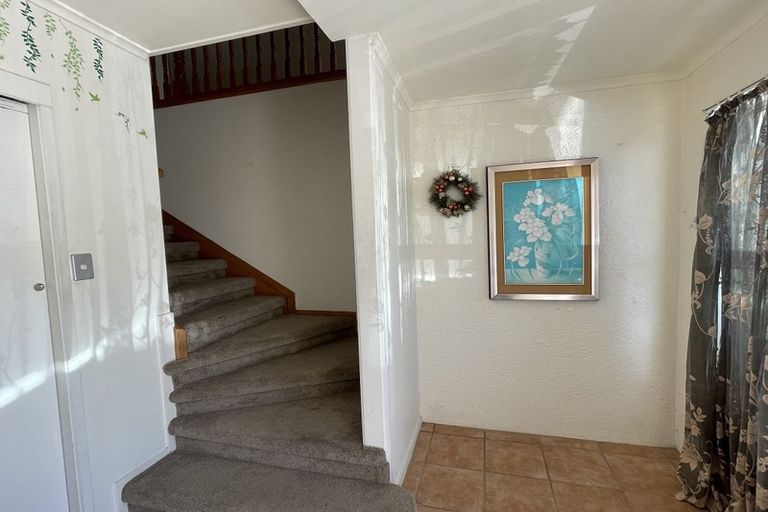 Photo of property in 1/369 East Coast Road, Mairangi Bay, Auckland, 0630