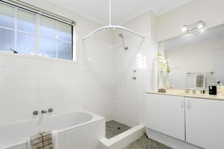 Photo of property in 1/4 Frater Avenue, Milford, Auckland, 0620