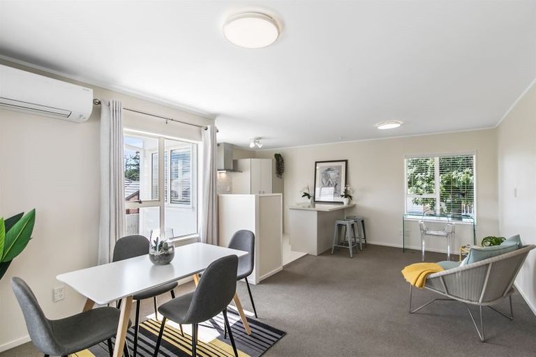 Photo of property in 10 Pelican Lane, Unsworth Heights, Auckland, 0632