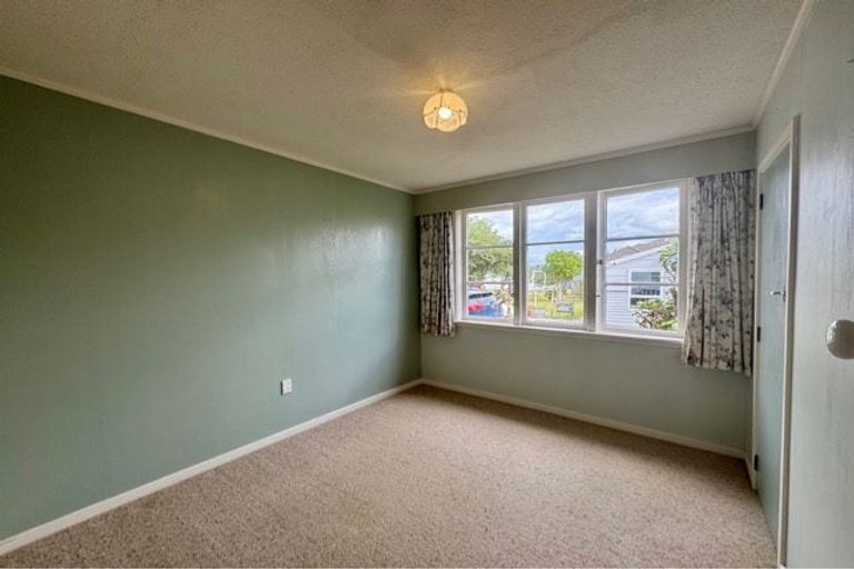 Photo of property in 10 Grey Street, Martinborough, 5711