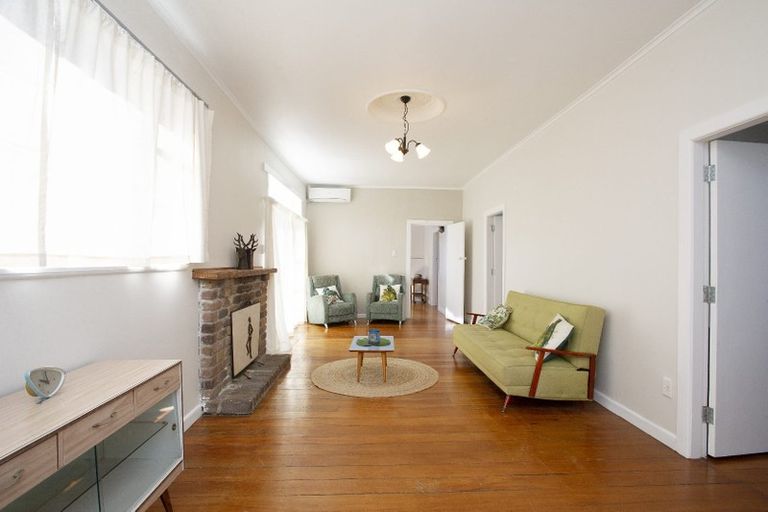 Photo of property in 23a Paparoa Road, Cockle Bay, Auckland, 2014