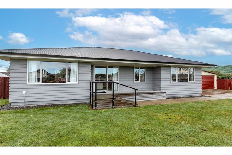 Photo of property in 17 Portchester Street, Aranui, Christchurch, 8061