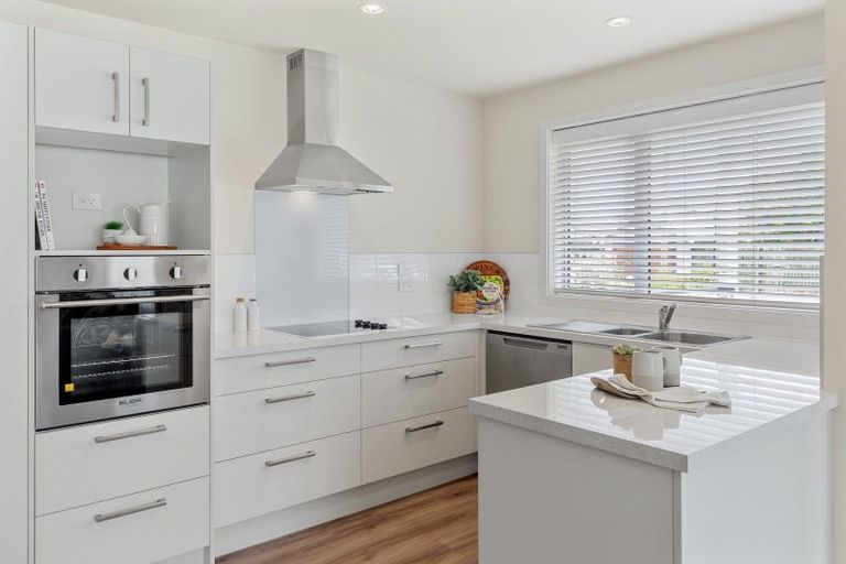 Photo of property in 12 Searells Road, Strowan, Christchurch, 8052