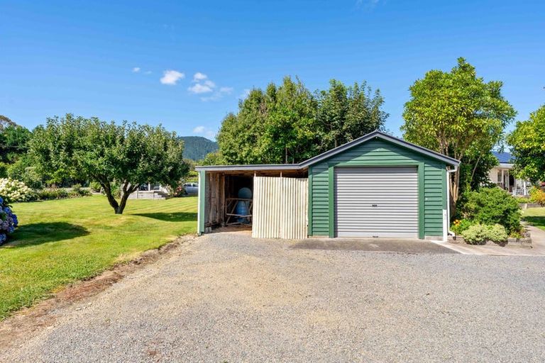 Photo of property in 3 Sutton Road, Te Horo, Otaki, 5582
