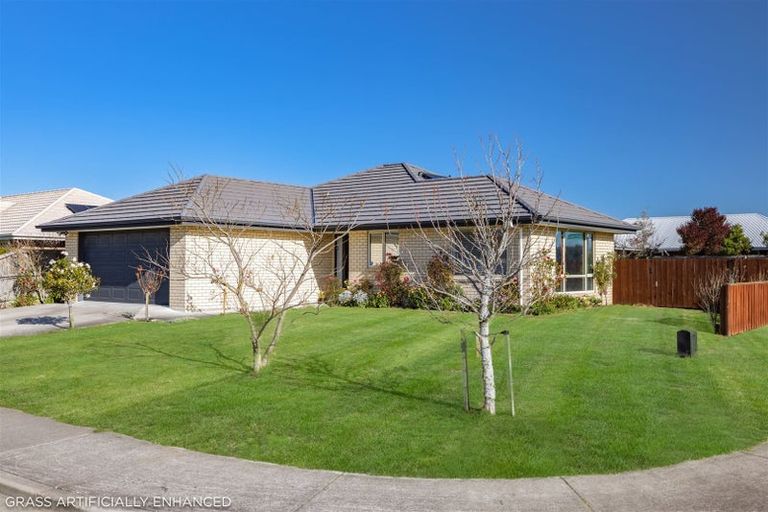 Photo of property in 25 Walnut Way, Rangiora, 7400
